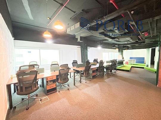 Exclusive | Vacant | Close to Metro | Furnished